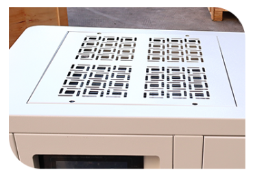 When wiring, check whether thefan rotation direction is consistentwith the arrow direction.